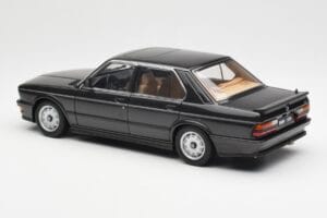 BMW M535i E28 ダイアモンド ブラック AUTOart 1:18 75162 メタル - 画像 7/8