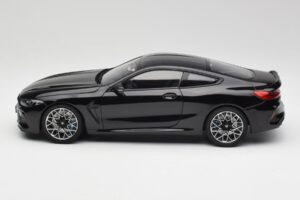 BMW M8 F92 サファイアブラック Minichamps 1:18 110029021 メタル - 画像 4/8