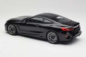 BMW M8 F92 サファイアブラック Minichamps 1:18 110029021 メタル - 画像 7/8