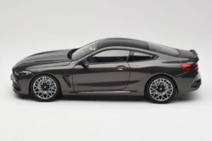 BMW M8 F92 Grey Metallic Minichamps 1:18 110029022 メタル - 画像 4/8