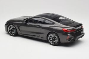 BMW M8 F92 Grey Metallic Minichamps 1:18 110029022 メタル - 画像 7/8