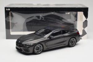 BMW M8 F92 Grey Metallic Minichamps 1:18 110029022 メタル - 画像 8/8