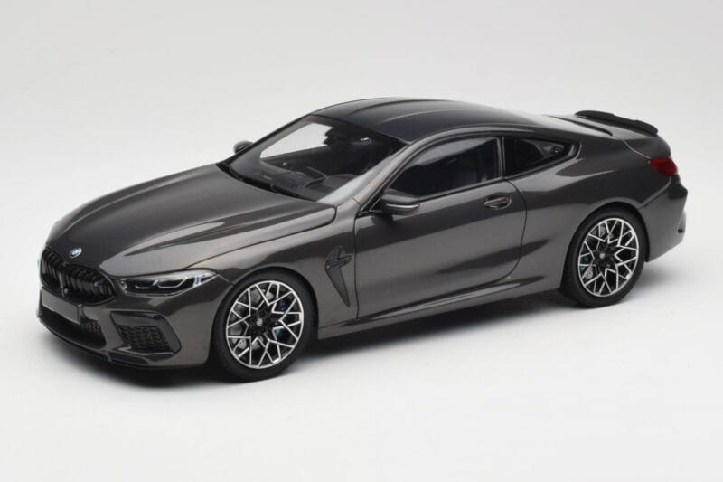 BMW M8 F92 Grey Metallic Minichamps 1:18 110029022 メタル
