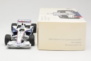 BMW Sauber F1.07 #9 N. Heidfeld Launch Version 2007 Minichamps 1:18 80430426994 メタル - 画像 6/7