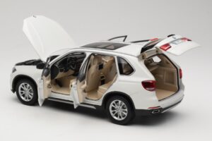 BMW X5 E70 Alpine White Paragon 1:18 PA-97073 メタル - 画像 5/8