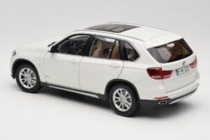 BMW X5 E70 Alpine White Paragon 1:18 PA-97073 メタル - 画像 7/8