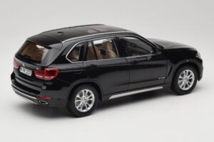BMW X5 E70 Sapphire Black Paragon 1:18 PA-97071 メタル - 画像 3/8
