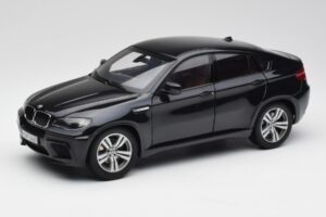 BMW X6 M F86 ブラック Kyosho 1:18 80432157613 メタル