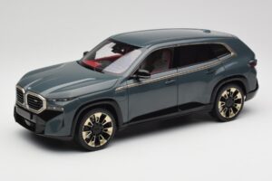BMW XM G09 Isle of Man Green Minichamps 1:18 110023300 メタル