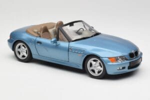 BMW Z3 E36/7 James Bond Goldeneye ブルー メタリック UT Models 1:18 180024336 メタル - 画像 6/8