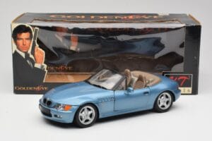 BMW Z3 E36/7 James Bond Goldeneye ブルー メタリック UT Models 1:18 180024336 メタル - 画像 8/8