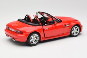 BMW Z3 E36/7 ロードスター レッド Bburago 1:18 3349 メタル - 画像 3/8