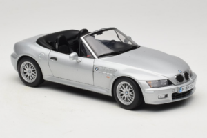 BMW Z3 Roadster 1.8 シルバー ディーラー エディション UT Models 1:18 80439411712 メタル - 画像 6/8