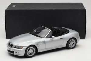 BMW Z3 Roadster 1.8 シルバー ディーラー エディション UT Models 1:18 80439411712 メタル - 画像 8/8