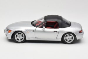 BMW Z3 Roadster 1.8 シルバー UT Models 1:18 20404 メタル - 画像 4/8
