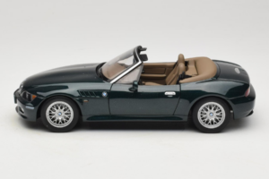BMW Z3 Roadster 2.8 ダークグリーン ディーラー エディション UT Models 1:18 80439411713 メタル - 画像 4/8