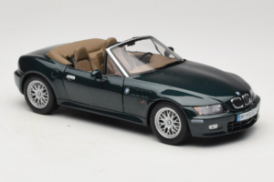 BMW Z3 Roadster 2.8 ダークグリーン ディーラー エディション UT Models 1:18 80439411713 メタル - 画像 6/8