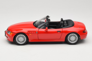 BMW Z3 Roadster レッド ディーラー エディション UT Models 1:18 80439422185 メタル - 画像 4/8