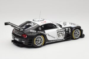 BMW Z4 #676 H. Stuck / J. Hennerici / D. Hurtgen Team Schubert Nürburgring 24 Hours 2006 AUTOart 1:18 80649 メタル - 画像 2/6