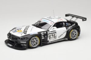 BMW Z4 #676 H. Stuck / J. Hennerici / D. Hurtgen Team Schubert Nürburgring 24 Hours 2006 AUTOart 1:18 80649 メタル