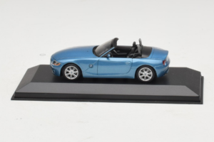 BMW Z4 E85 カブリオレ Light Blue Metallic Minichamps 1:43 BMW016 メタル