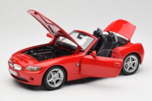 BMW Z4 E85 ロードスター レッド Bburago 1:18 34046 メタル - 画像 2/8