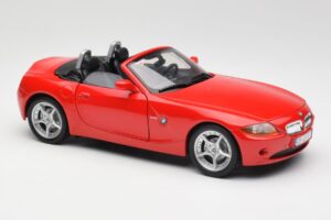 BMW Z4 E85 ロードスター レッド Bburago 1:18 34046 メタル - 画像 6/8