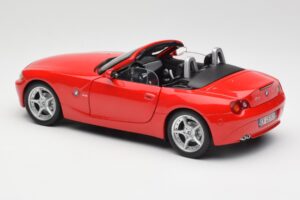 BMW Z4 E85 ロードスター レッド Bburago 1:18 34046 メタル - 画像 7/8