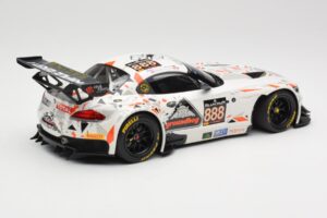 BMW Z4 E89 GT3 #888 Triple Eight Racing L. Mowle / J. Ratcliffe 24 Hours of Spa 2015 Minichamps 1:18 151152388 メタル - 画像 2/6