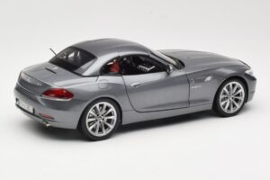 BMW Z4 E89 sDrive 35i Space Grey Metallic Kyosho 1:18 80432147085 メタル - 画像 3/8