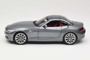 BMW Z4 E89 sDrive 35i Space Grey Metallic Kyosho 1:18 80432147085 メタル - 画像 4/8