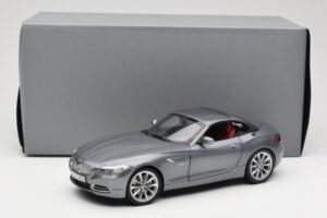 BMW Z4 E89 sDrive 35i Space Grey Metallic Kyosho 1:18 80432147085 メタル - 画像 8/8