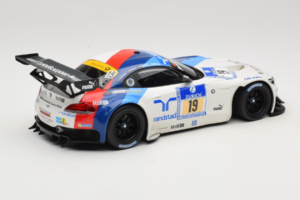 BMW Z4 GT3 #19 Team Schubert J. Muller / D. Muller ADAC 24 Hours Nurburgring 2013 Minichamps 1:18 151132319 メタル - 画像 2/6