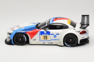 BMW Z4 GT3 #19 Team Schubert J. Muller / D. Muller ADAC 24 Hours Nurburgring 2013 Minichamps 1:18 151132319 メタル - 画像 3/6