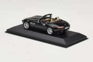 BMW Z8 カブリオレ ブラック Minichamps 1:43 80420026607-R1 メタル - 画像 3/4