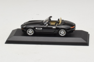 BMW Z8 カブリオレ ブラック Minichamps 1:43 80420026607-R1 メタル