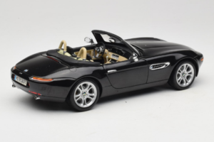 BMW Z8 ブラック Kyosho 1:18 80439411729 メタル - 画像 3/9