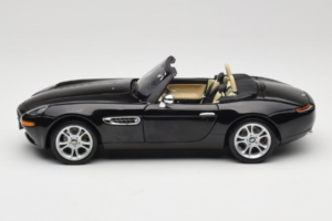 BMW Z8 ブラック Kyosho 1:18 80439411729 メタル - 画像 4/9