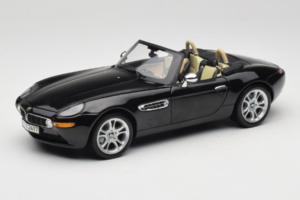 BMW Z8 ブラック Kyosho 1:18 80439411729 メタル