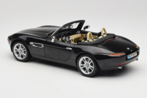 BMW Z8 ブラック Kyosho 1:18 80439411729 メタル - 画像 6/9