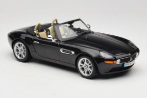 BMW Z8 ブラック Kyosho 1:18 80439411729 メタル - 画像 7/9