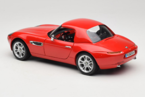 BMW Z8 レッド Kyosho 1:18 80439411730 メタル - 画像 8/9