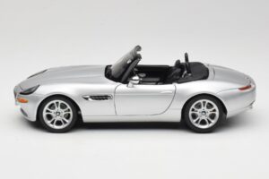 BMW Z8 E52 カブリオレ シルバー Kyosho 1:18 80432411551 メタル - 画像 4/8