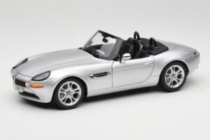 BMW Z8 E52 カブリオレ シルバー Kyosho 1:18 80432411551 メタル
