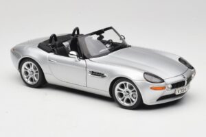 BMW Z8 E52 カブリオレ シルバー Kyosho 1:18 80432411551 メタル - 画像 6/8