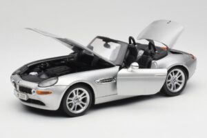 BMW Z8 E52 Titanium Silver Maisto 1:18 536896 メタル - 画像 2/8