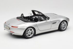 BMW Z8 E52 Titanium Silver Maisto 1:18 536896 メタル - 画像 3/8