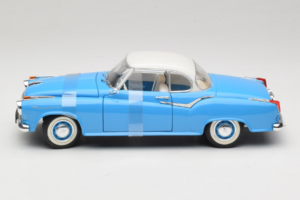 Borgward Isabella Coupe ブルー Revell 1:18 08859-P1 メタル - 画像 3/6