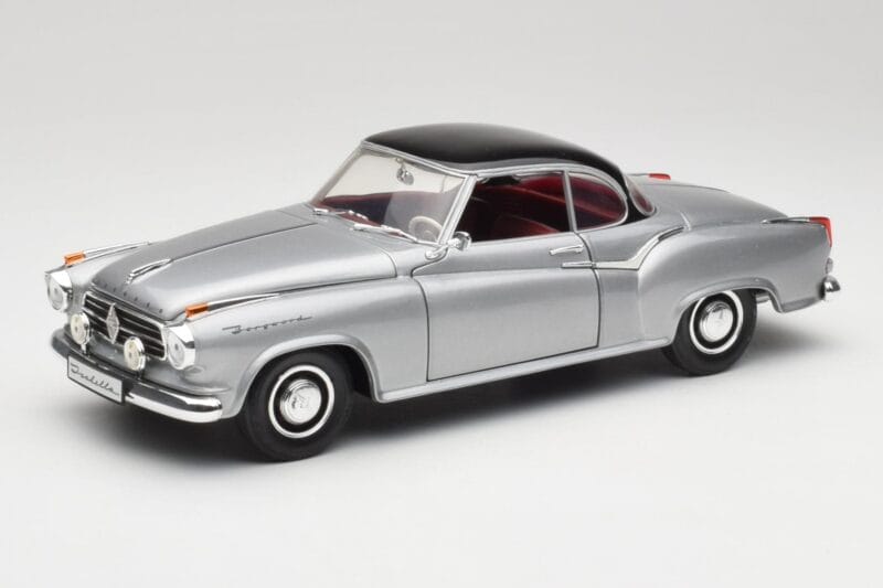 Borgward Isabella クーペ グレー & ブラック Revell 1:18 8989 メタル