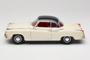 Borgward Isabella クーペ ホワイト Revell 1:18 08859 メタル - 画像 4/8